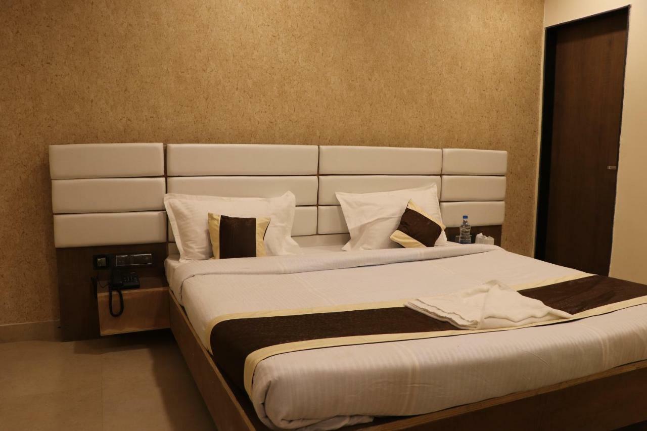 Ganesh Bhavan By Vinayak Hotels Brahmapur Bagian luar foto
